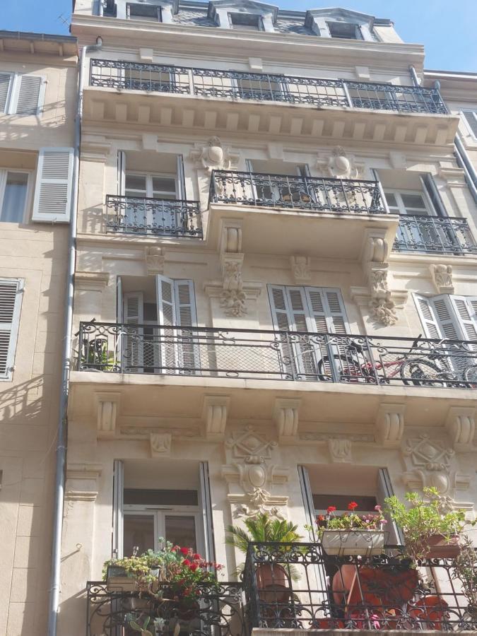 Vieux Port Appartement Maritime De 72M² Et Balcon Marseille Luaran gambar
